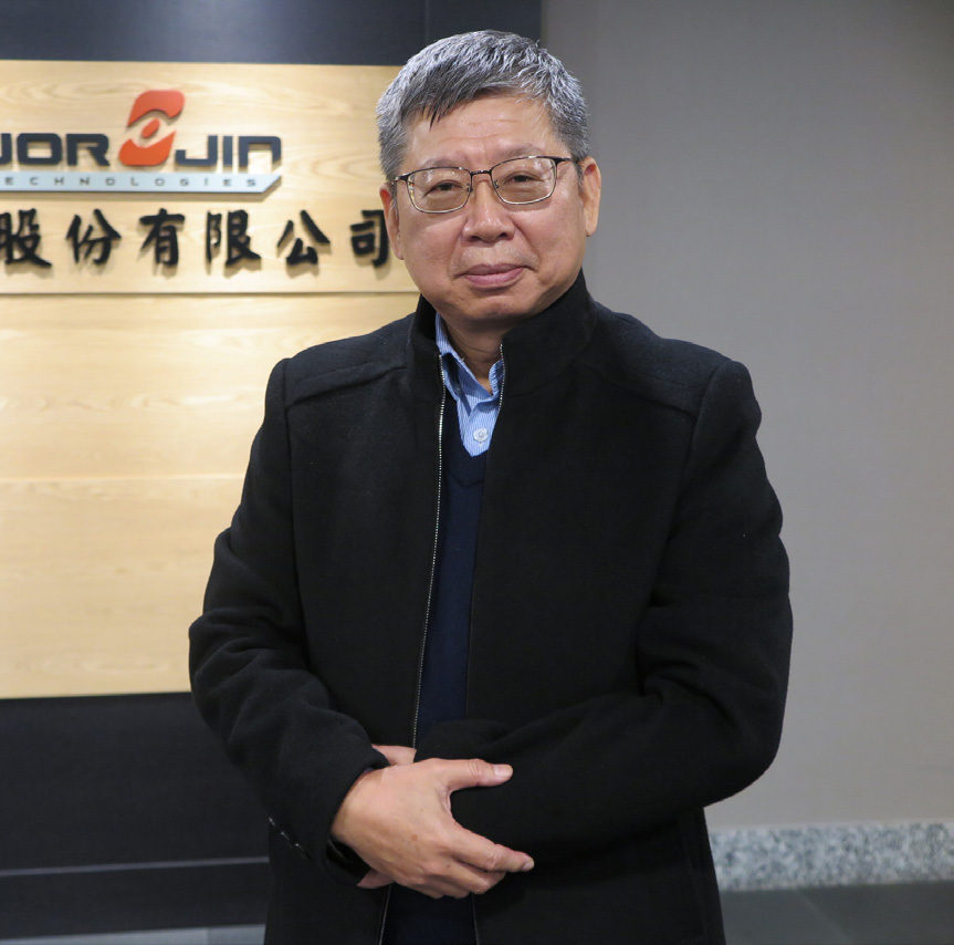 佐臻董事長梁文隆直言，以AR技術為基礎的AI眼鏡才是頭戴裝置的「真命天子」，能真正實現訊息在空間可視化