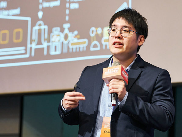 銓鍇國際解決方案部雲端顧問鍾文哲表示，製造業的升級轉型將更加依賴數據驅動，企業可善用雲端與AI技術，在競爭激烈的市場中贏得競爭力