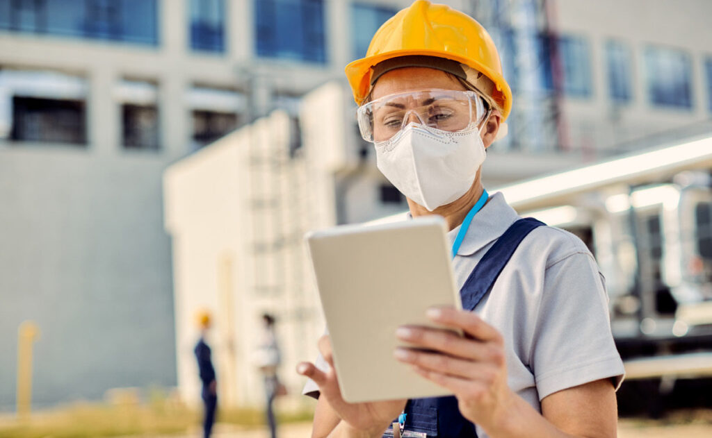 製造業OT資安正成為智慧製造核心，企業應以通用平台、轉型投資與文化成熟度提升韌性。及早導入者將在 2026 年取得競爭優勢